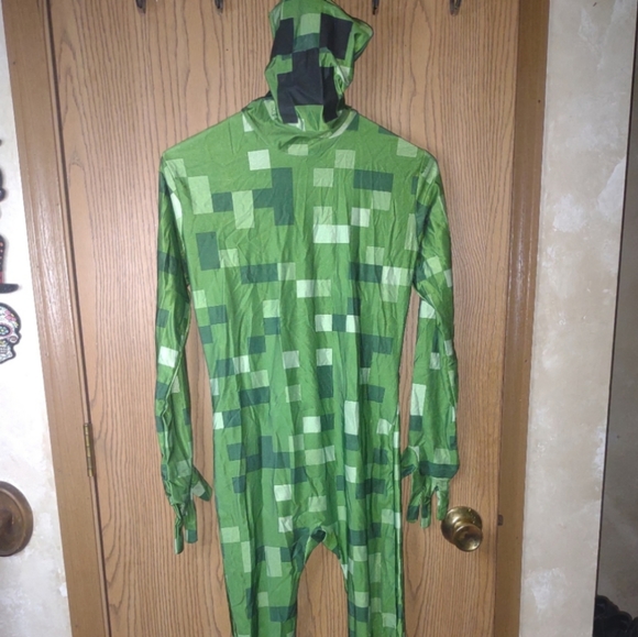 XL Pixel Monster Morphsuit for 5'10"-6'3" Costume🎃 - Picture 3 of 6